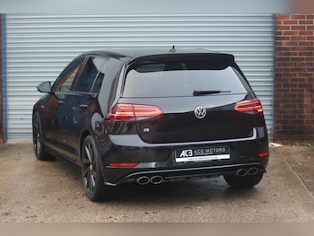Used Volkswagen Golf 2019 for sale - 76588887: Photo
