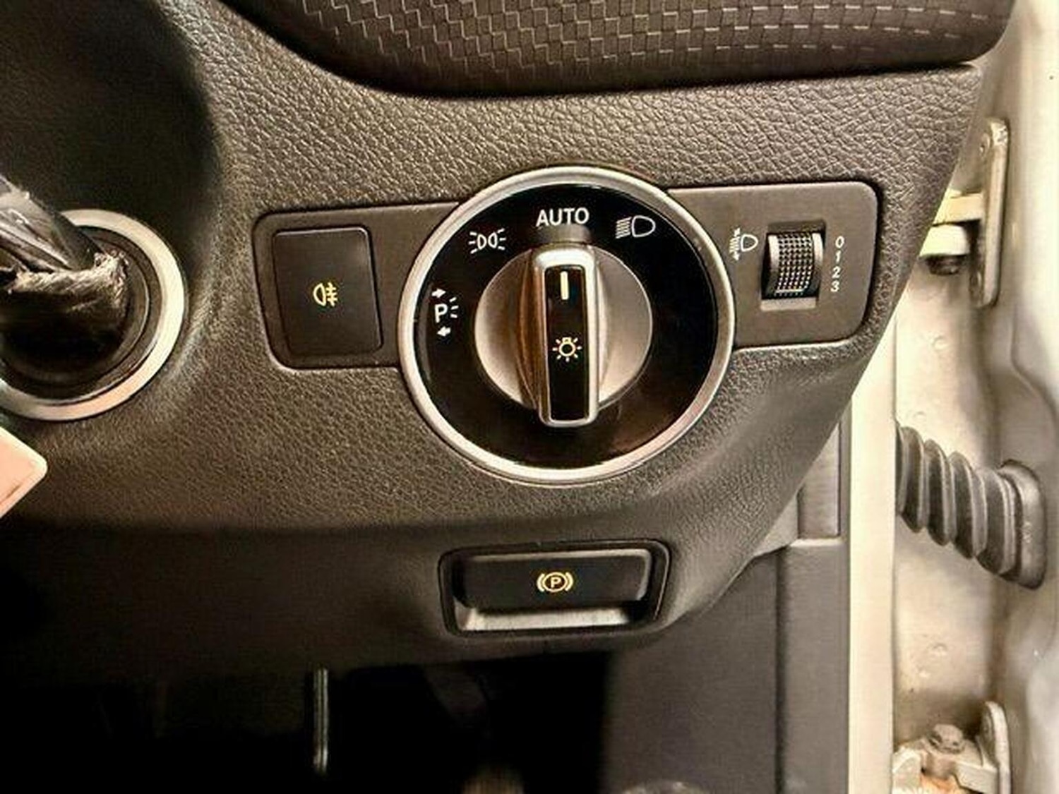 Used Mercedes-Benz A-Class 2016 for sale - 77749935: Photo 11