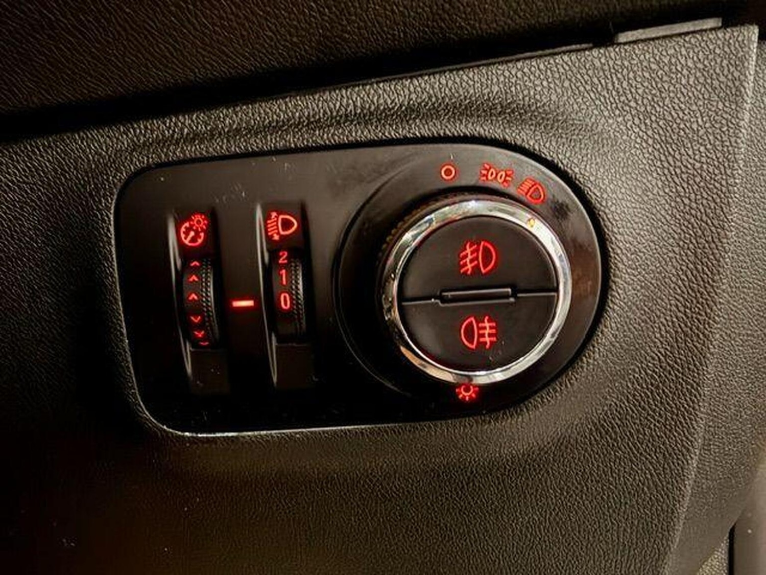 Used Vauxhall Corsa 2015 for sale - 77749890: Photo 13