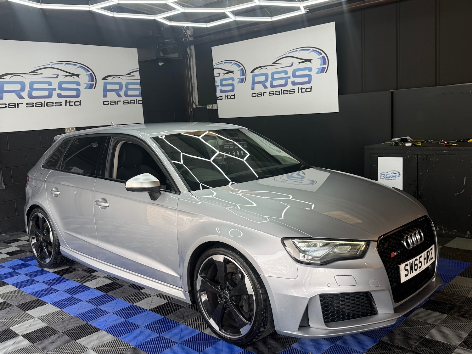 Used Audi RS3 2015 for sale - 78145696: Photo 2