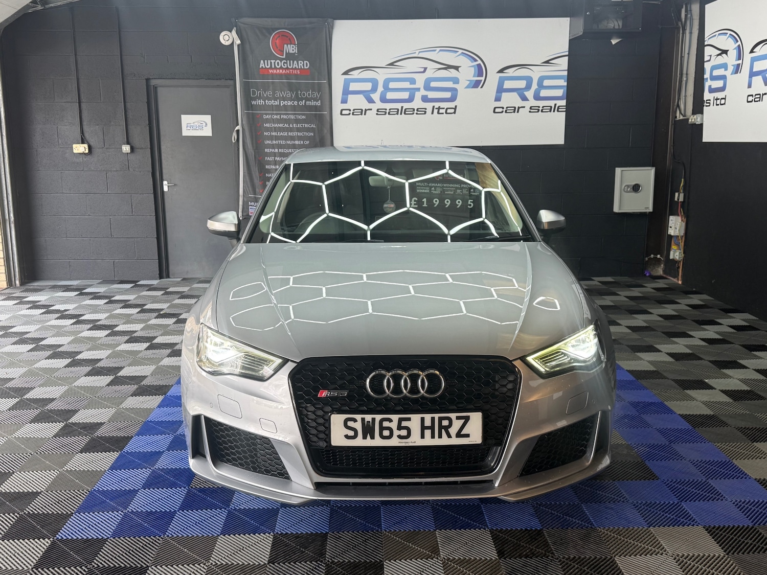 Used Audi RS3 2015 for sale - 78145696: Photo 3