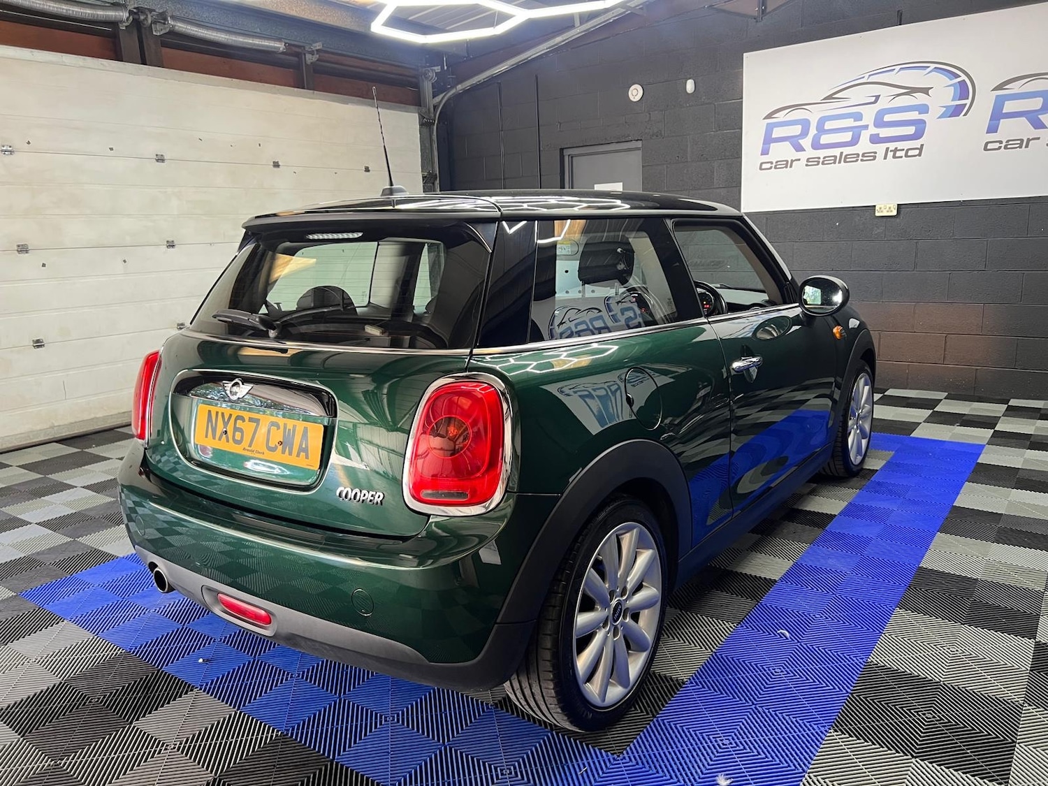 Used MINI Hatch 2017 for sale - 76847243: Photo 9