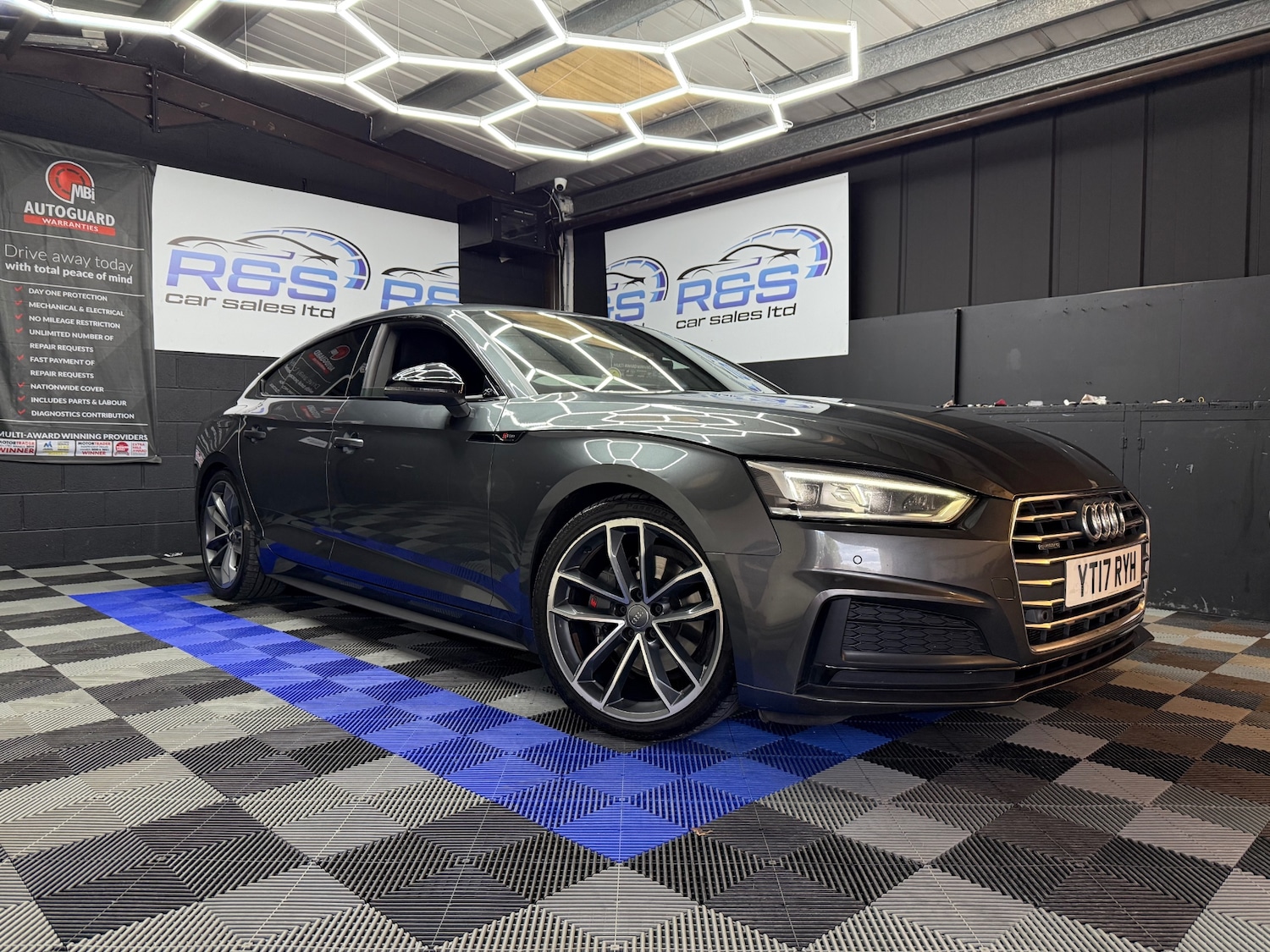 Used Audi A5 2017 for sale - 76687489: Photo 2