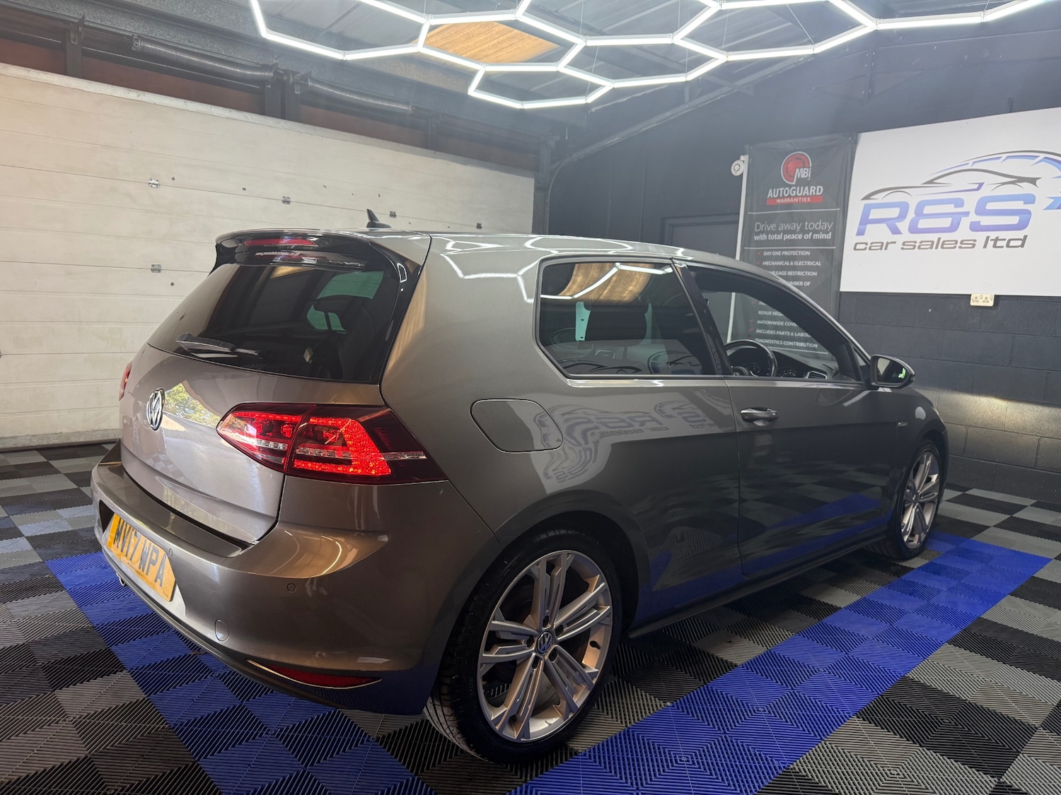 Used Volkswagen Golf 2017 for sale - 76396714: Photo 11