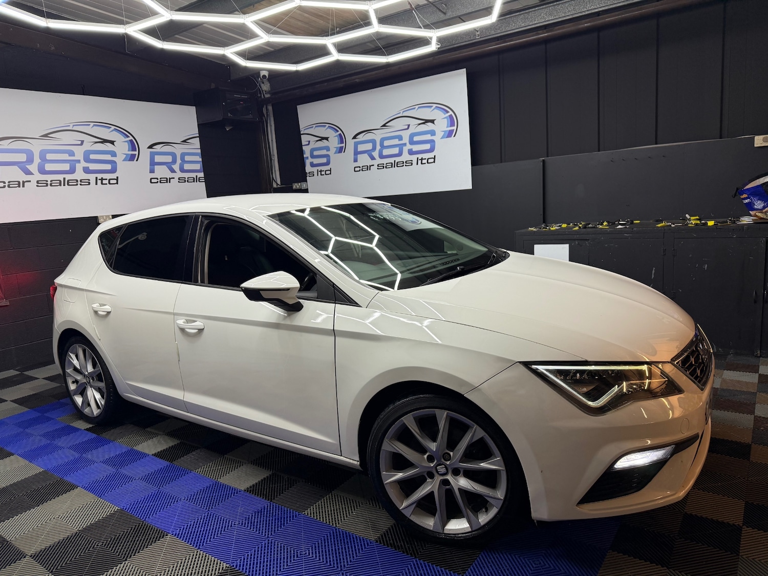 Used SEAT Leon 2017 for sale - 77116300: Photo 2