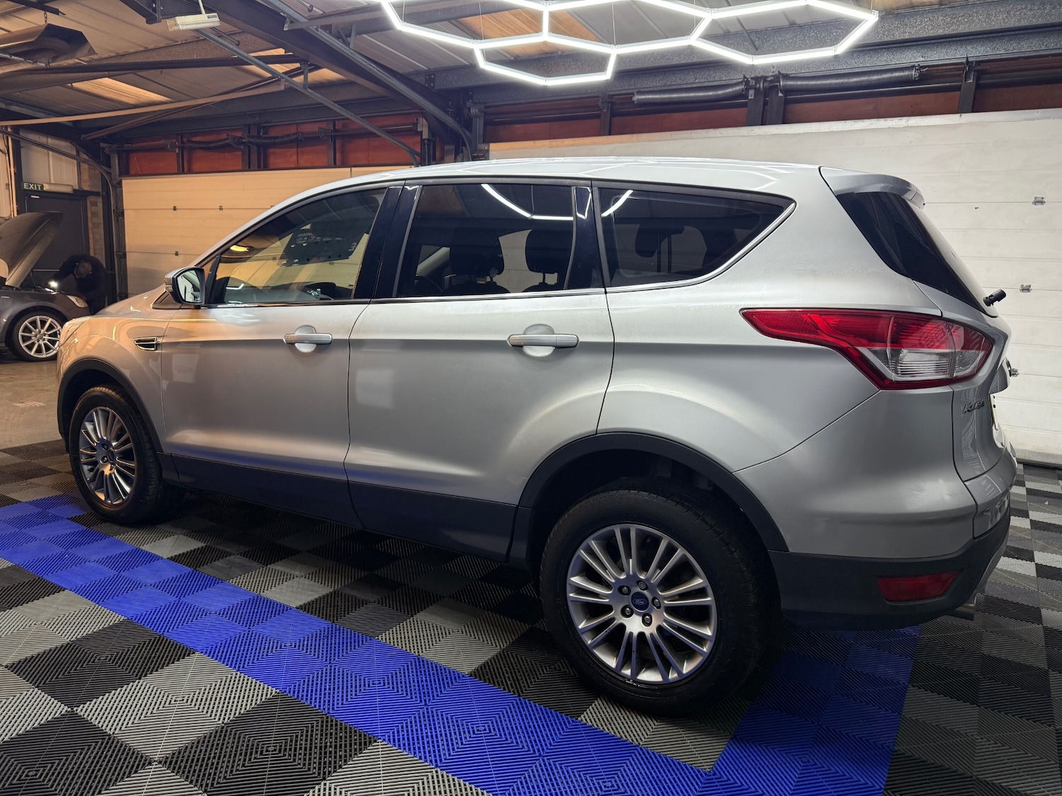 Used Ford Kuga 2014 for sale - 77274159: Photo 5