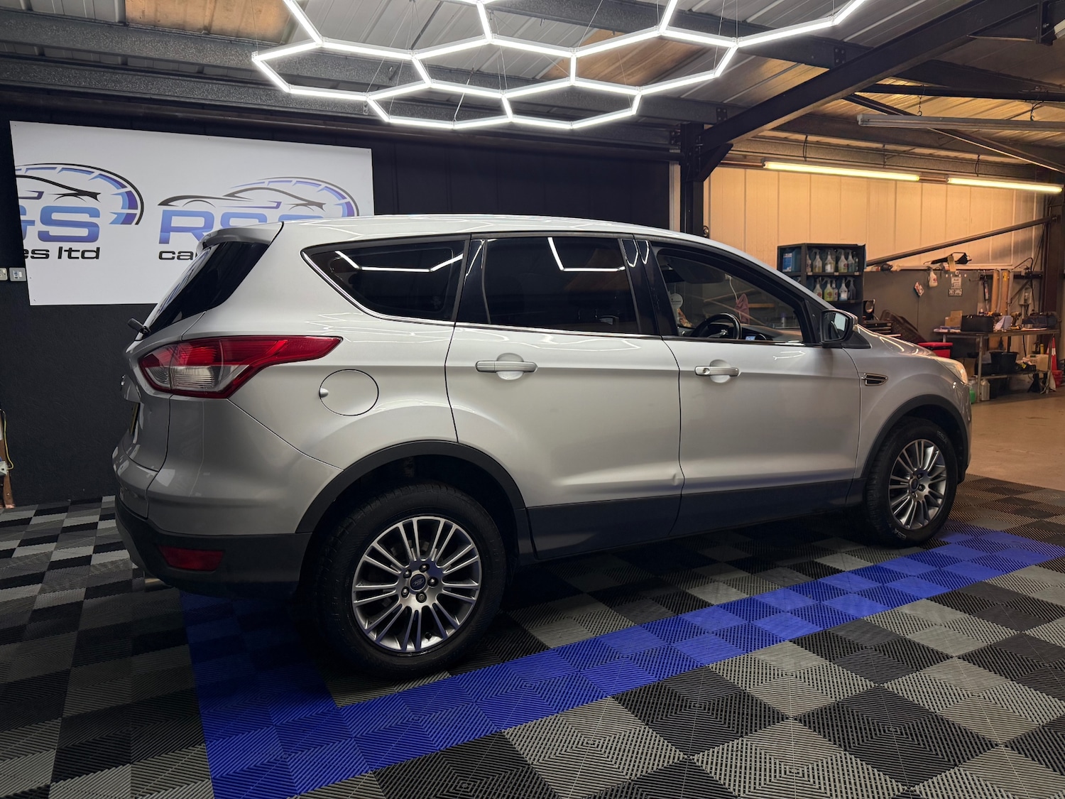 Used Ford Kuga 2014 for sale - 77274159: Photo 6