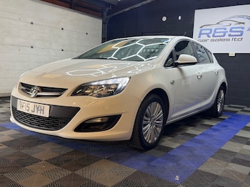 Used Vauxhall Astra 2015 for sale - 79216024: Photo