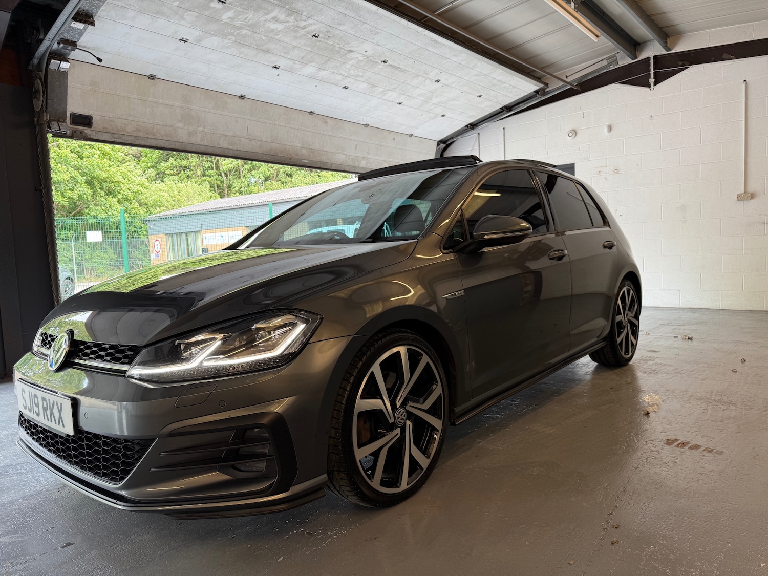 Used Volkswagen Golf 2019 for sale - 76848911: Photo 4