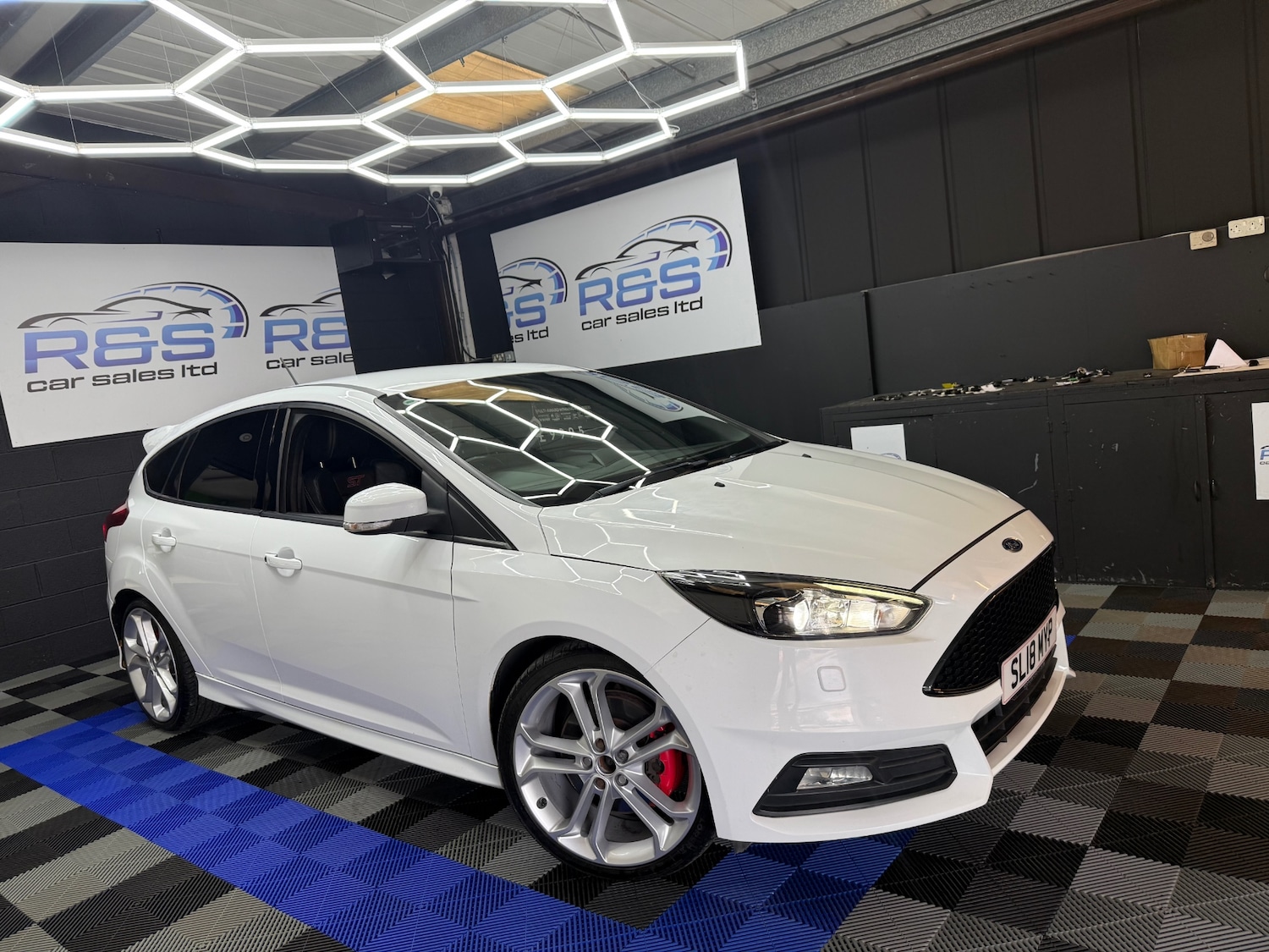 Used Ford Focus 2018 for sale - 76831870: Photo 1