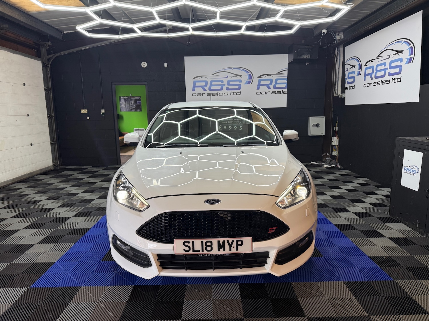 Used Ford Focus 2018 for sale - 76831870: Photo 4