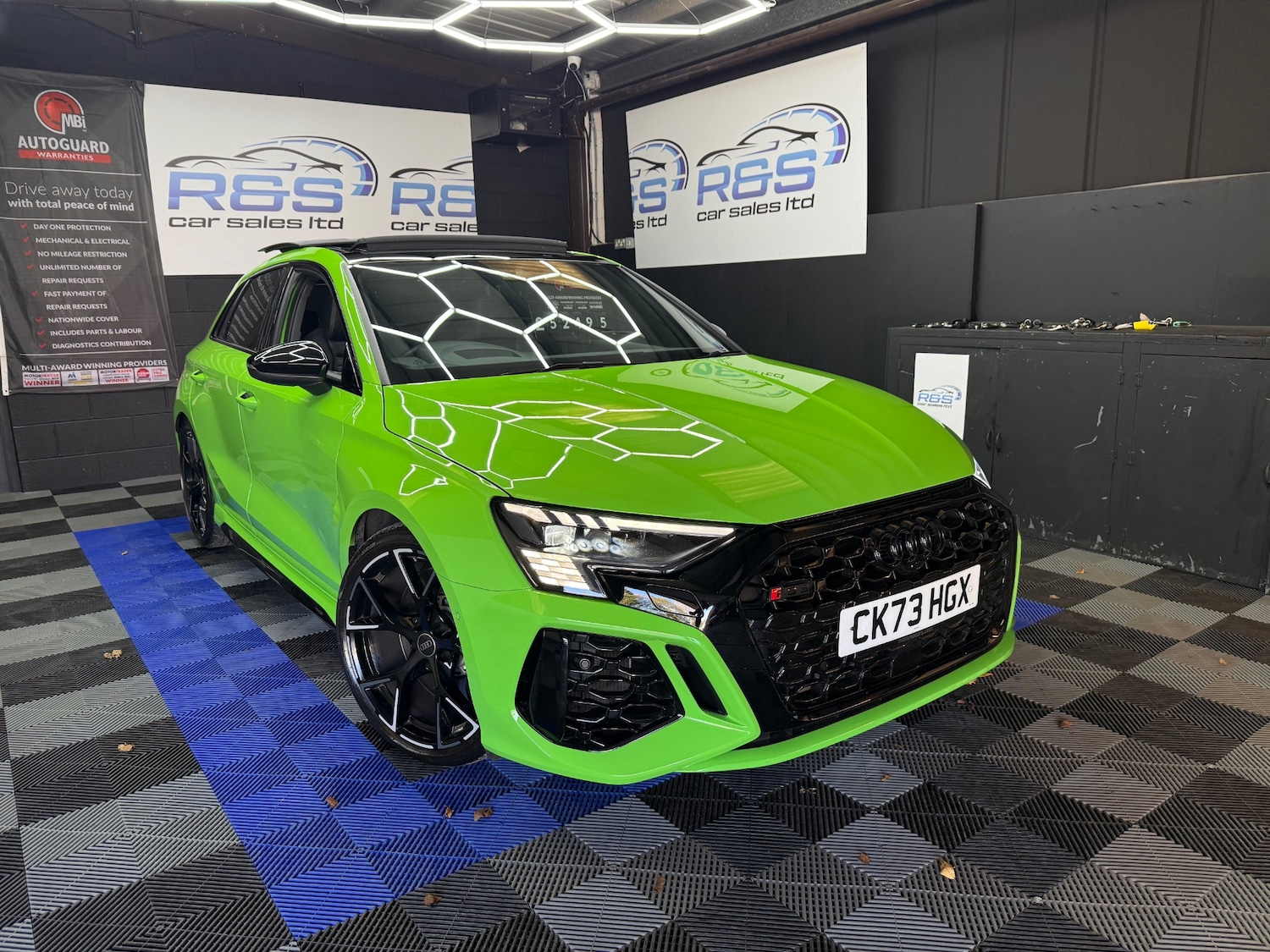 Used Audi RS3 2023 for sale - 76374513: Photo 7