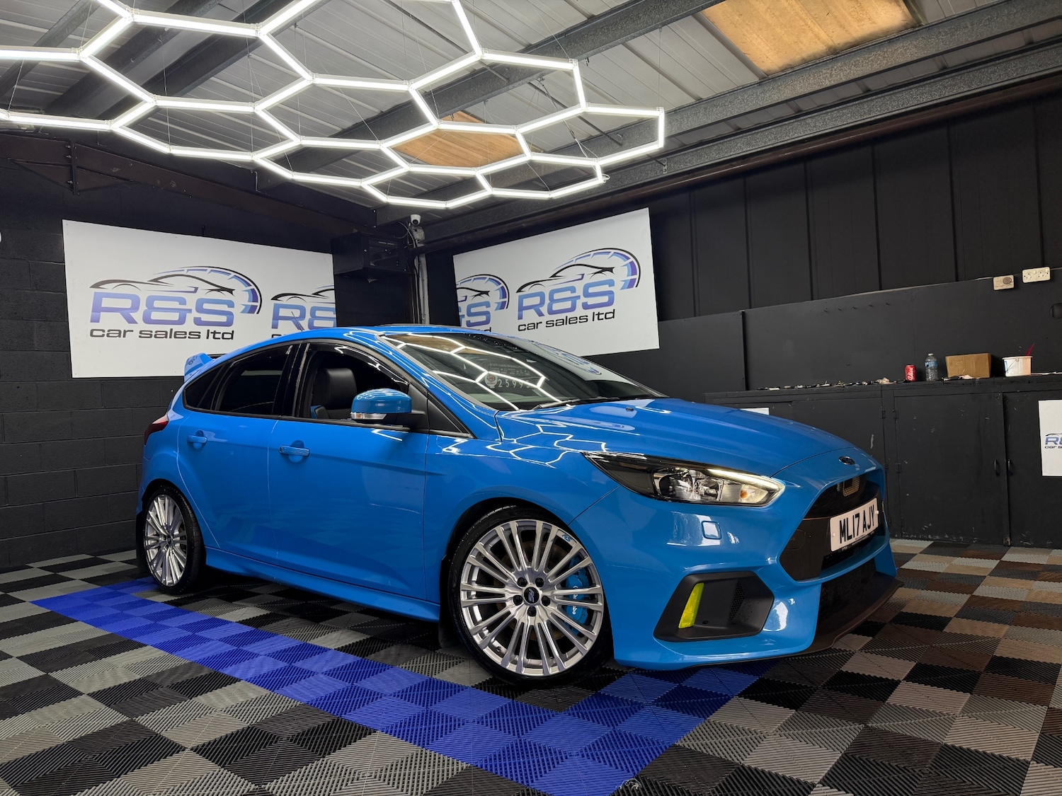 Used Ford Focus 2017 for sale - 76471404: Photo 1