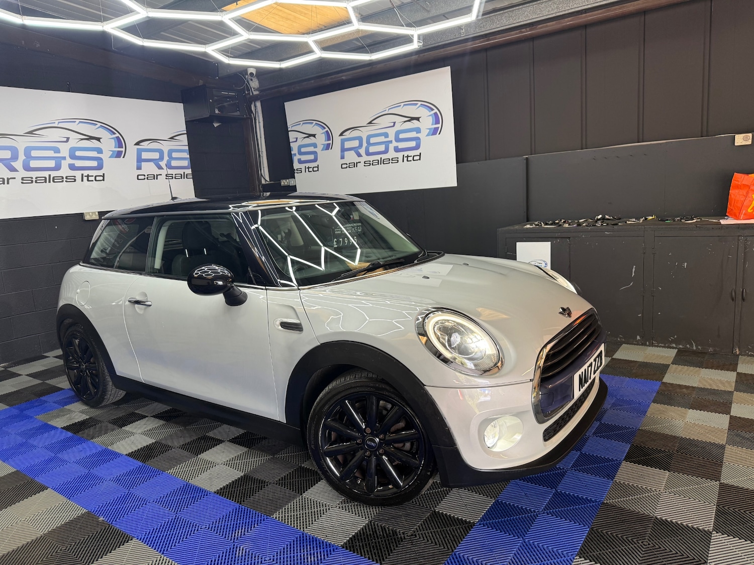 Used MINI Hatch 2017 for sale - 76471395: Photo 1