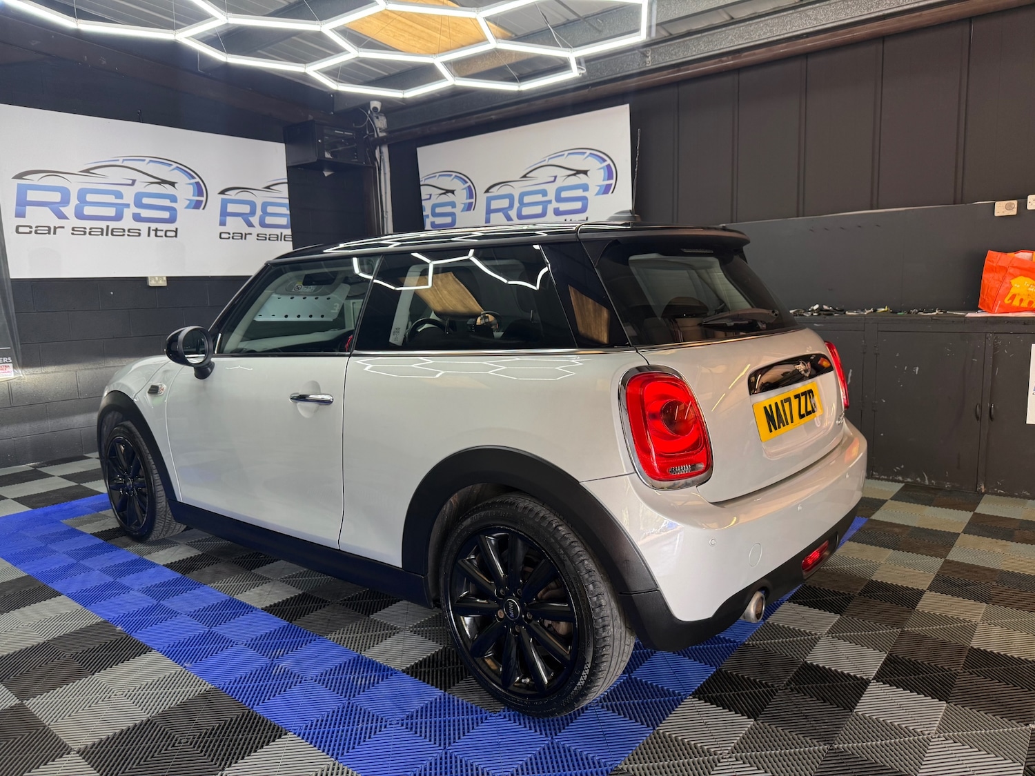 Used MINI Hatch 2017 for sale - 76471395: Photo 6