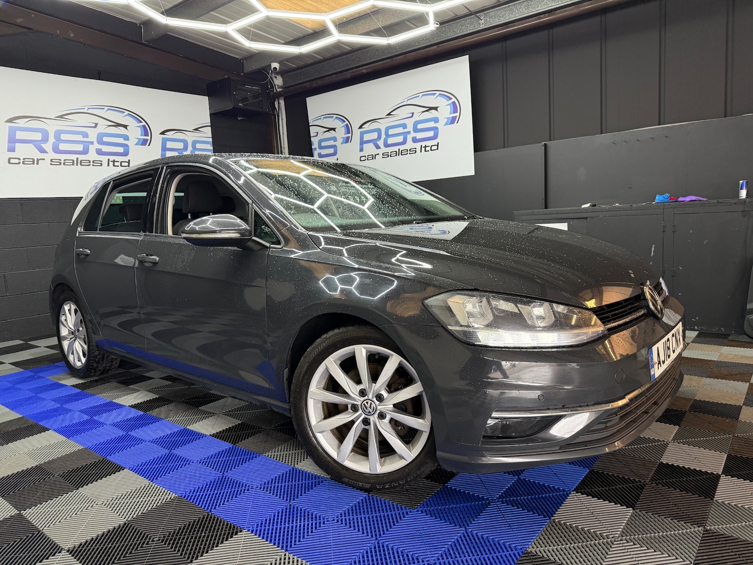 Used Volkswagen Golf 2018 for sale - 76415513: Photo 2