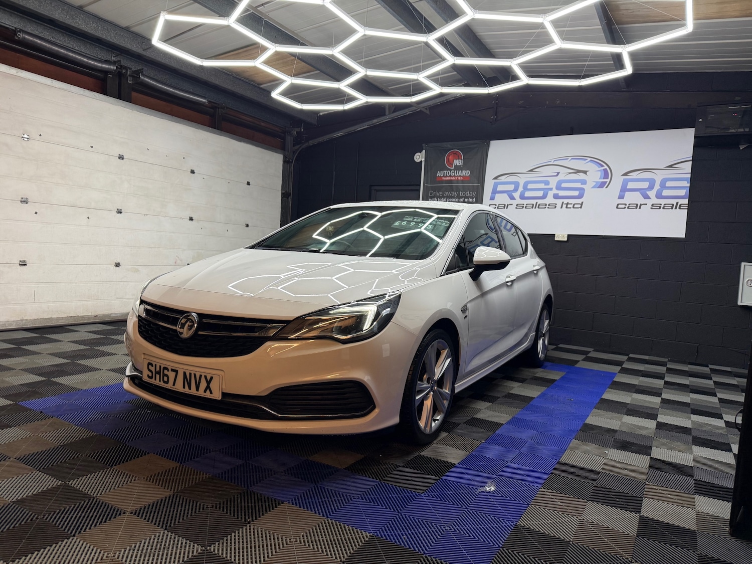 Used Vauxhall Astra 2017 for sale - 77516490: Photo 5
