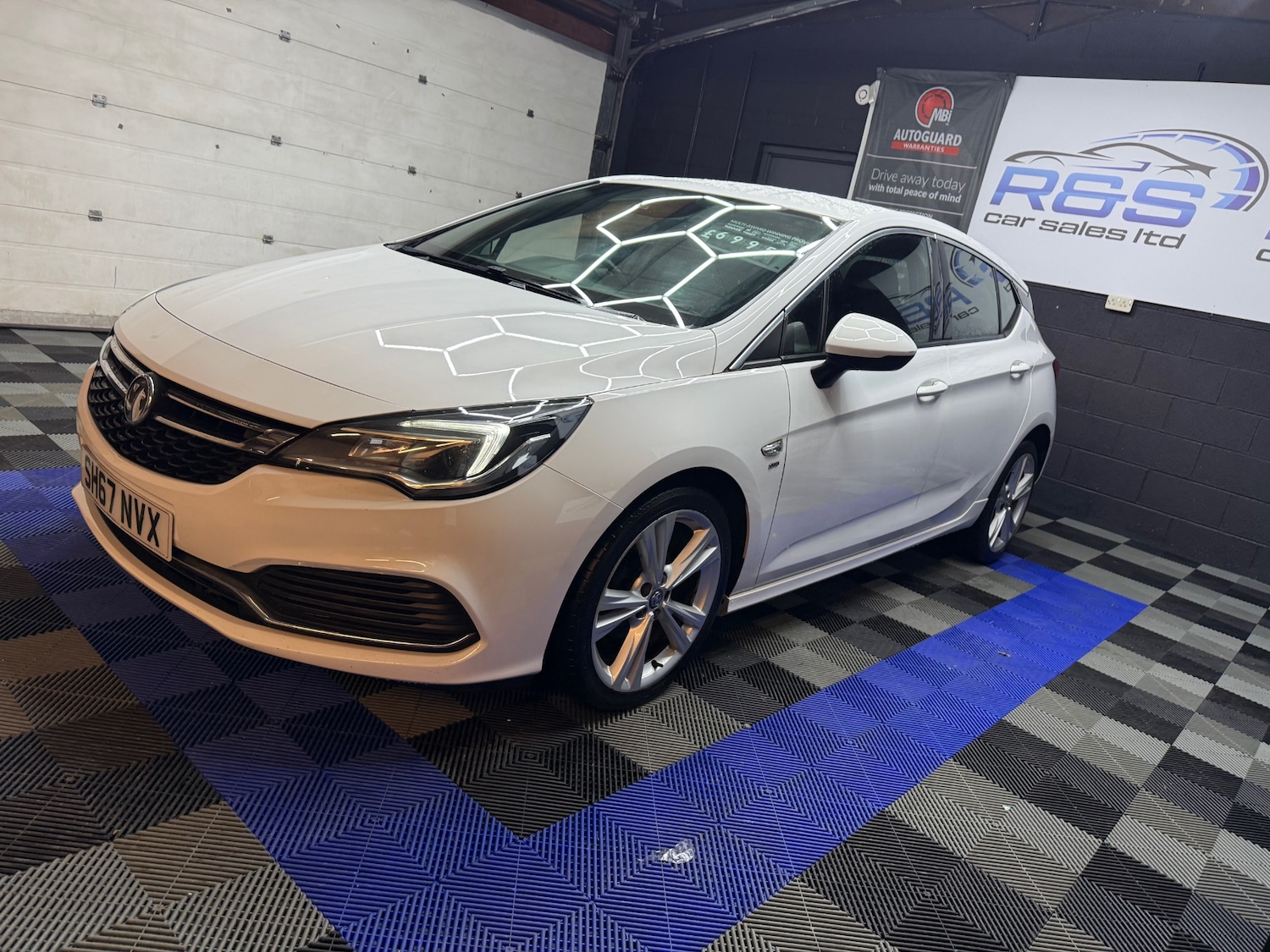 Used Vauxhall Astra 2017 for sale - 77516490: Photo 6