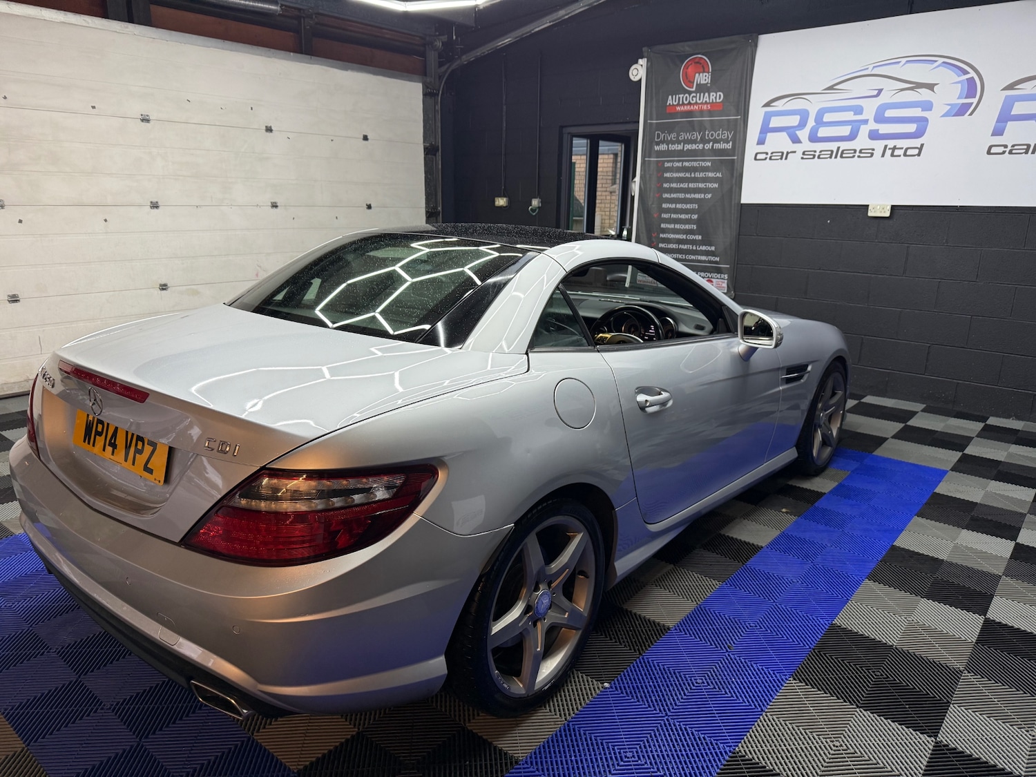 Used Mercedes-Benz SLK 2014 for sale - 76149082: Photo 9