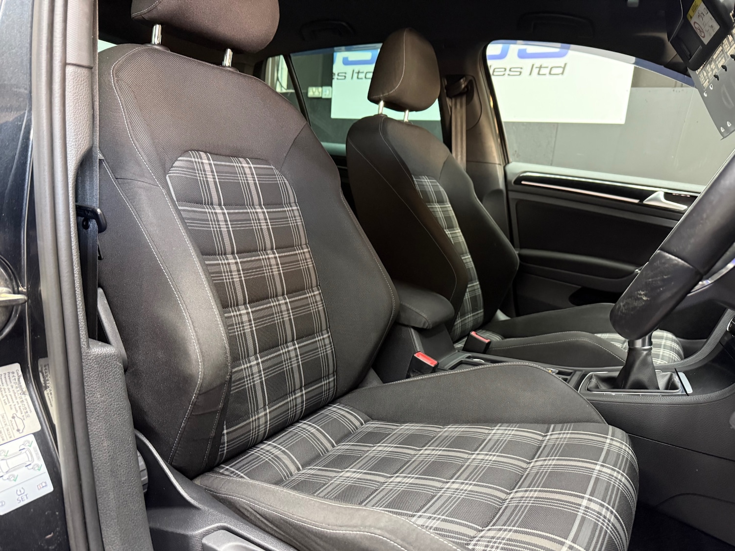 Used Volkswagen Golf 2014 for sale - 76407459: Photo 18