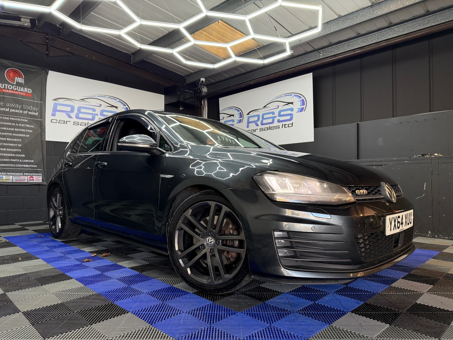 Used Volkswagen Golf 2014 for sale - 76407459: Photo 2