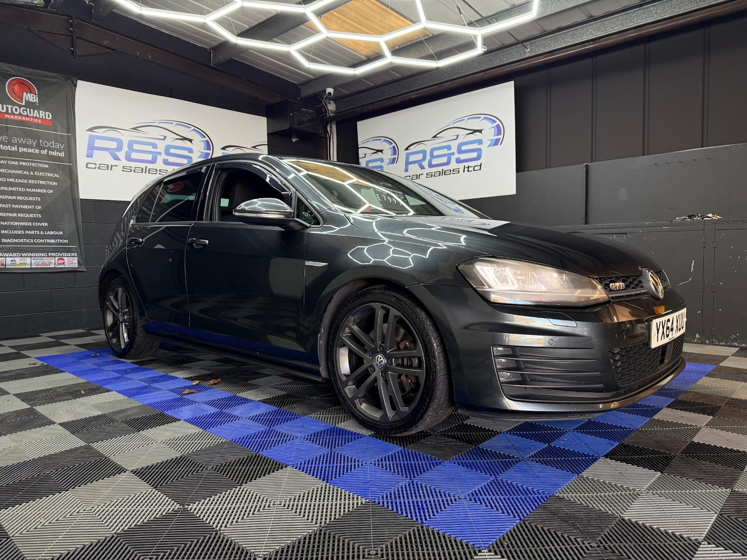 Used Volkswagen Golf 2014 for sale - 76407459: Photo 3