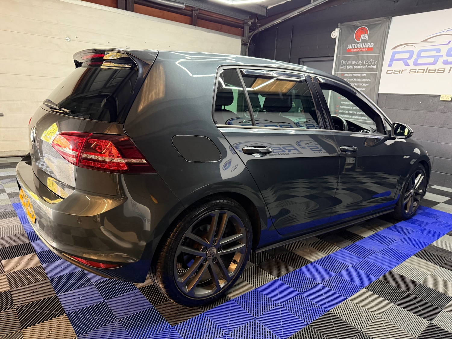 Used Volkswagen Golf 2014 for sale - 76407459: Photo 9