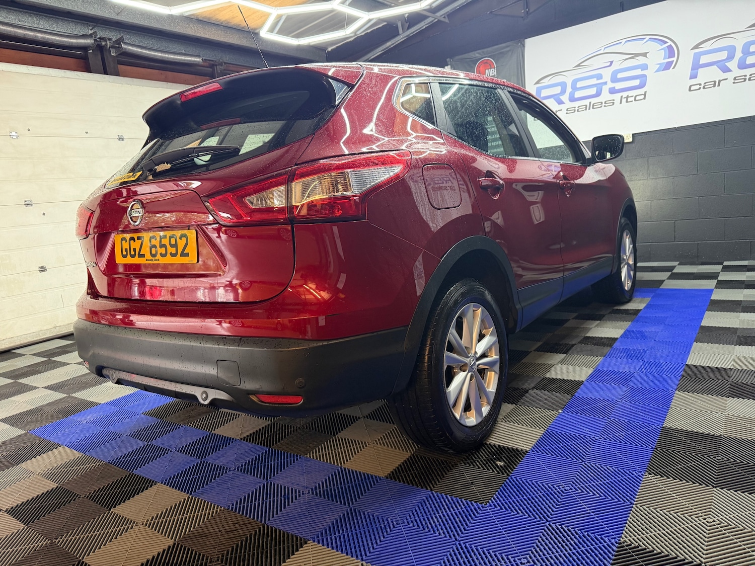 Used Nissan Qashqai 2017 for sale - 77101344: Photo 10