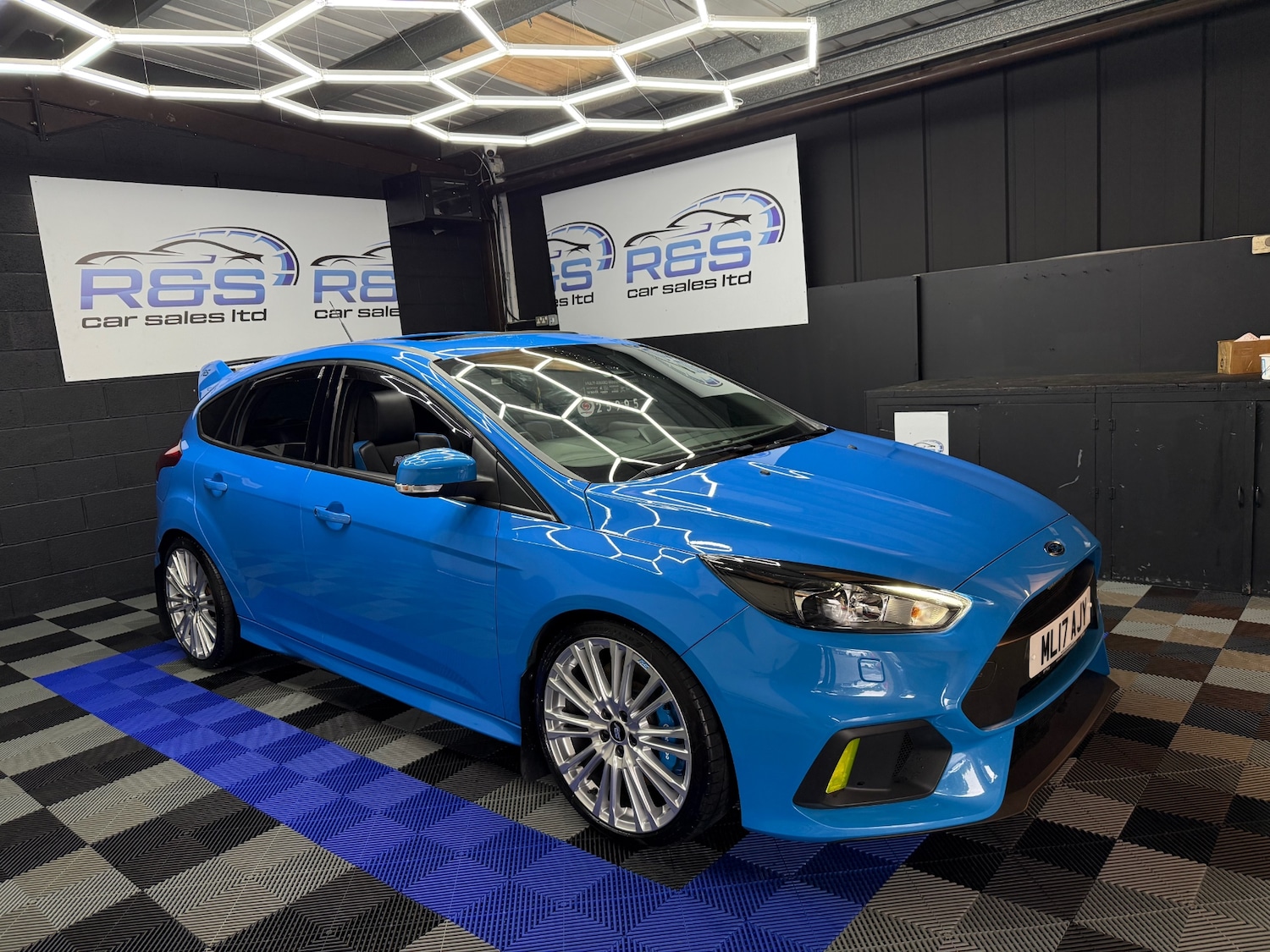 Used Ford Focus 2017 for sale - 76149807: Photo 3