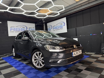 Volkswagen - Golf
