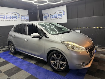 Used Peugeot 208 2015 for sale - 77071739: Photo