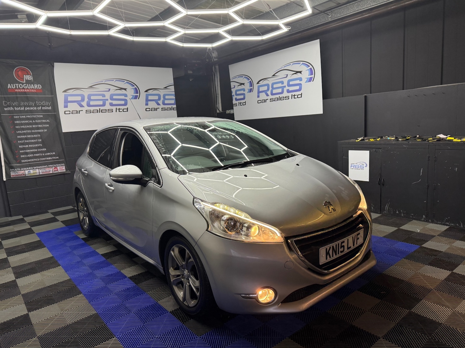 Used Peugeot 208 2015 for sale - 77071739: Photo 3