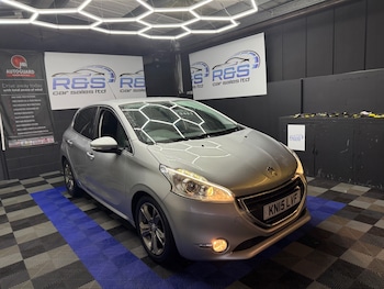 Used Peugeot 208 2015 for sale - 77071739: Photo