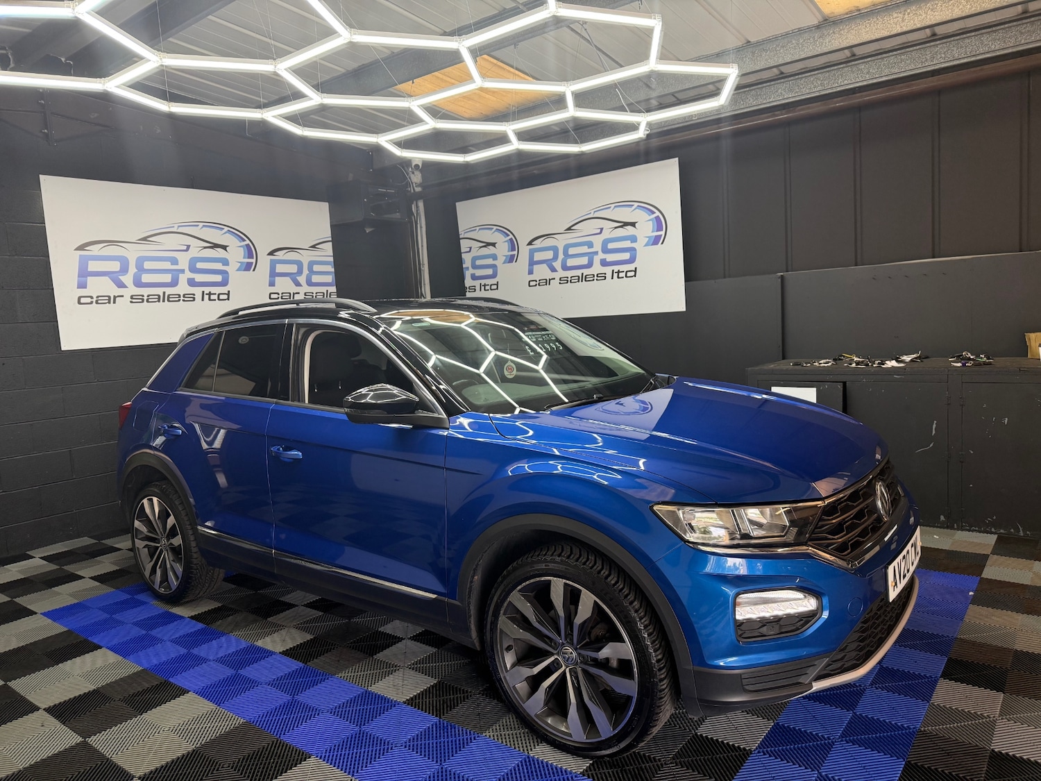 Used Volkswagen T-Roc 2020 for sale - 76430455: Photo 1