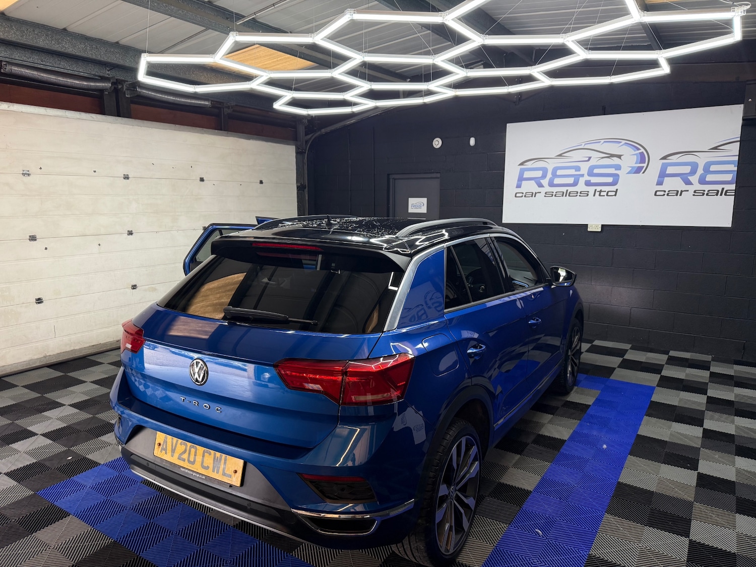 Used Volkswagen T-Roc 2020 for sale - 76430455: Photo 11