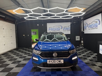 Used Volkswagen T-Roc 2020 for sale - 76847253: Photo