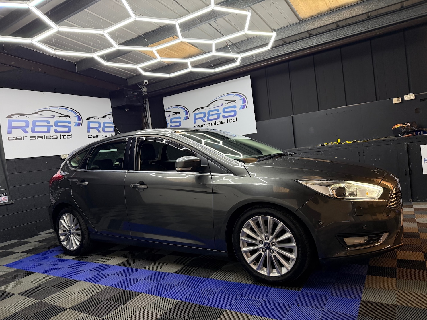 Used Ford Focus 2015 for sale - 77570356: Photo 3