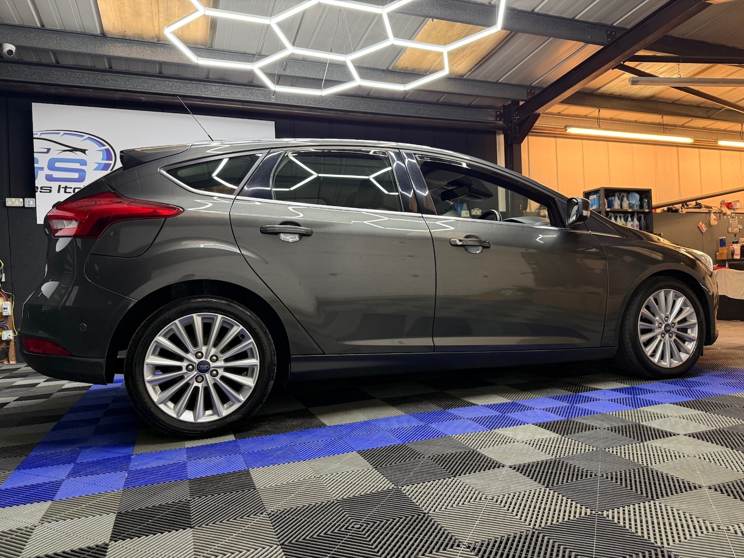 Used Ford Focus 2015 for sale - 77570356: Photo 6