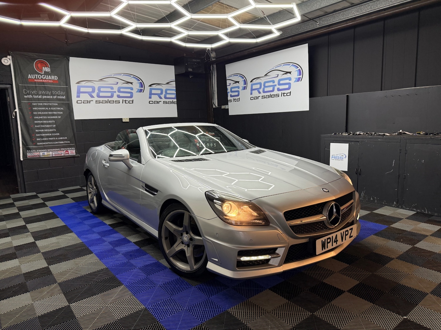 Used Mercedes-Benz SLK 2014 for sale - 76935012: Photo 1