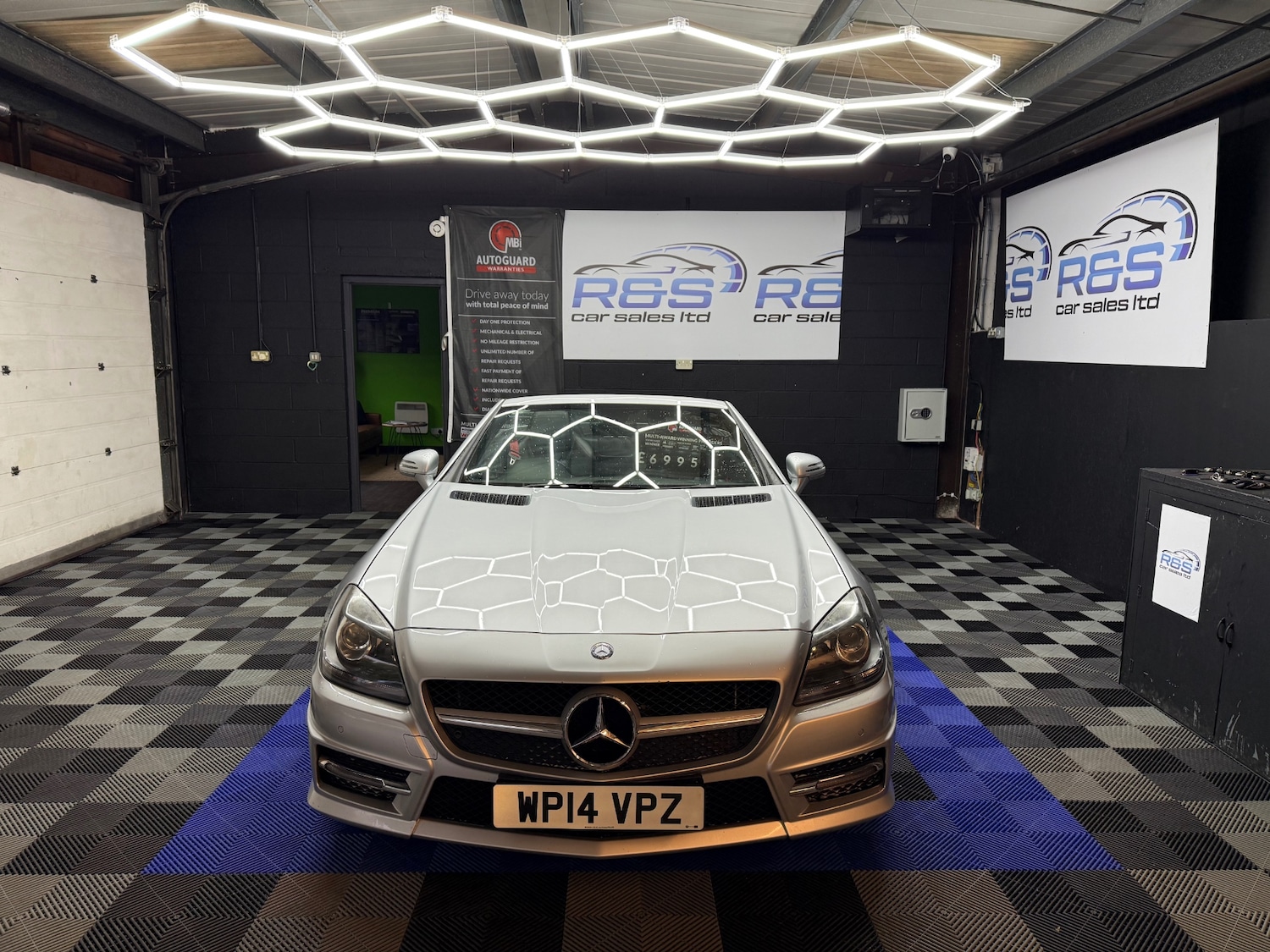 Used Mercedes-Benz SLK 2014 for sale - 76935012: Photo 2