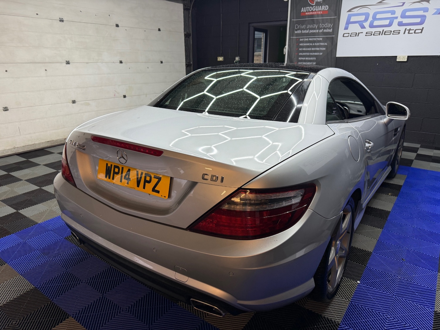 Used Mercedes-Benz SLK 2014 for sale - 76935012: Photo 8