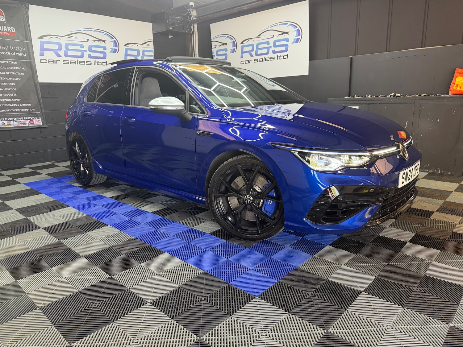 Used Volkswagen Golf 2024 for sale - 76583380: Photo 2