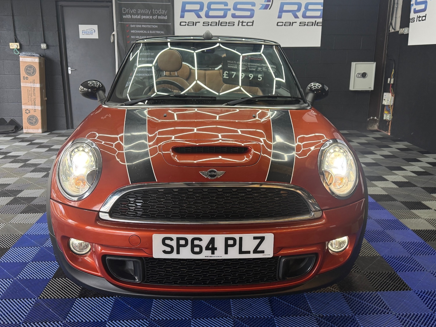 Used MINI Convertible 2014 for sale - 77803898: Photo 4