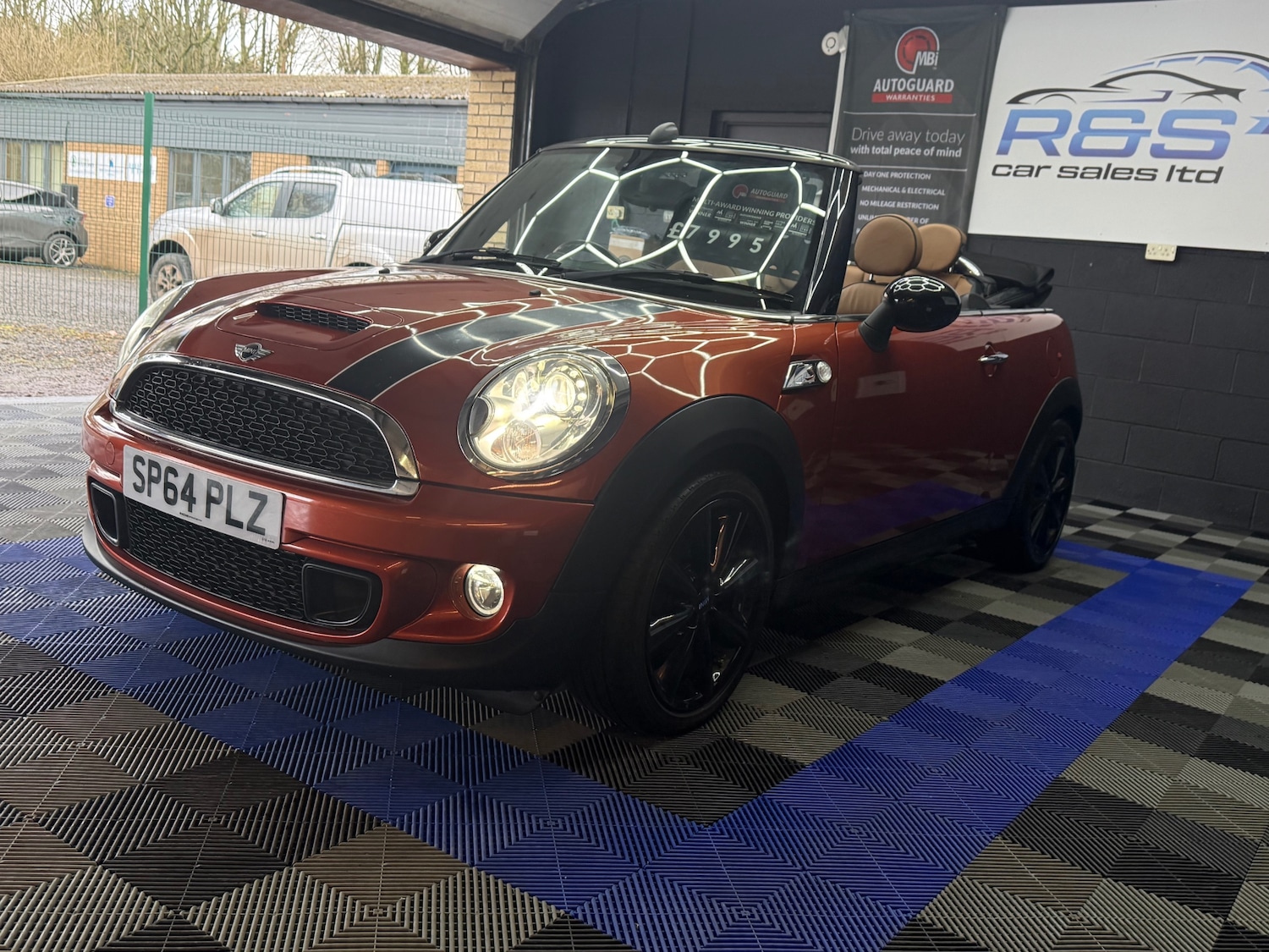 Used MINI Convertible 2014 for sale - 77803898: Photo 5