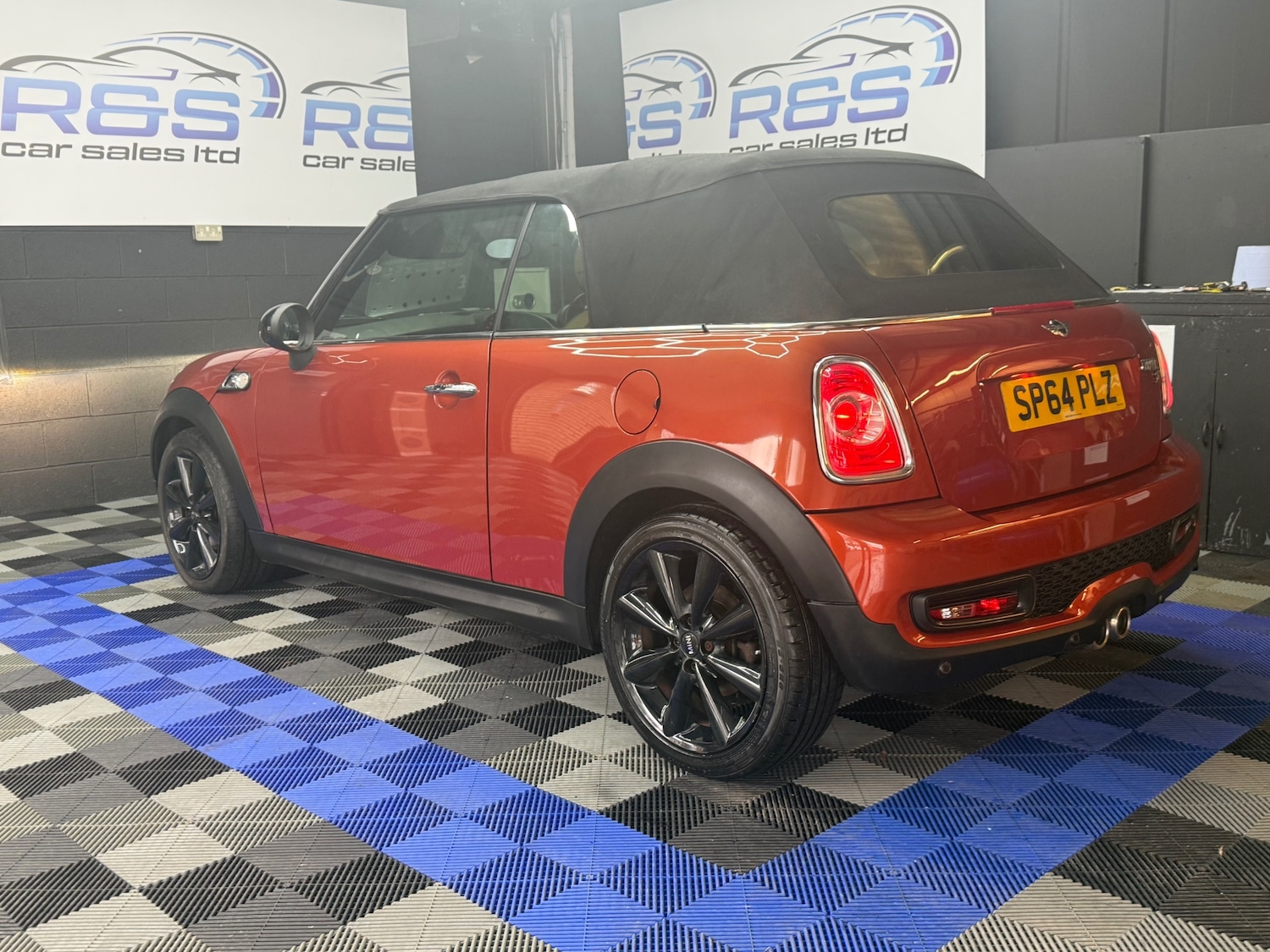 Used MINI Convertible 2014 for sale - 77803898: Photo 9
