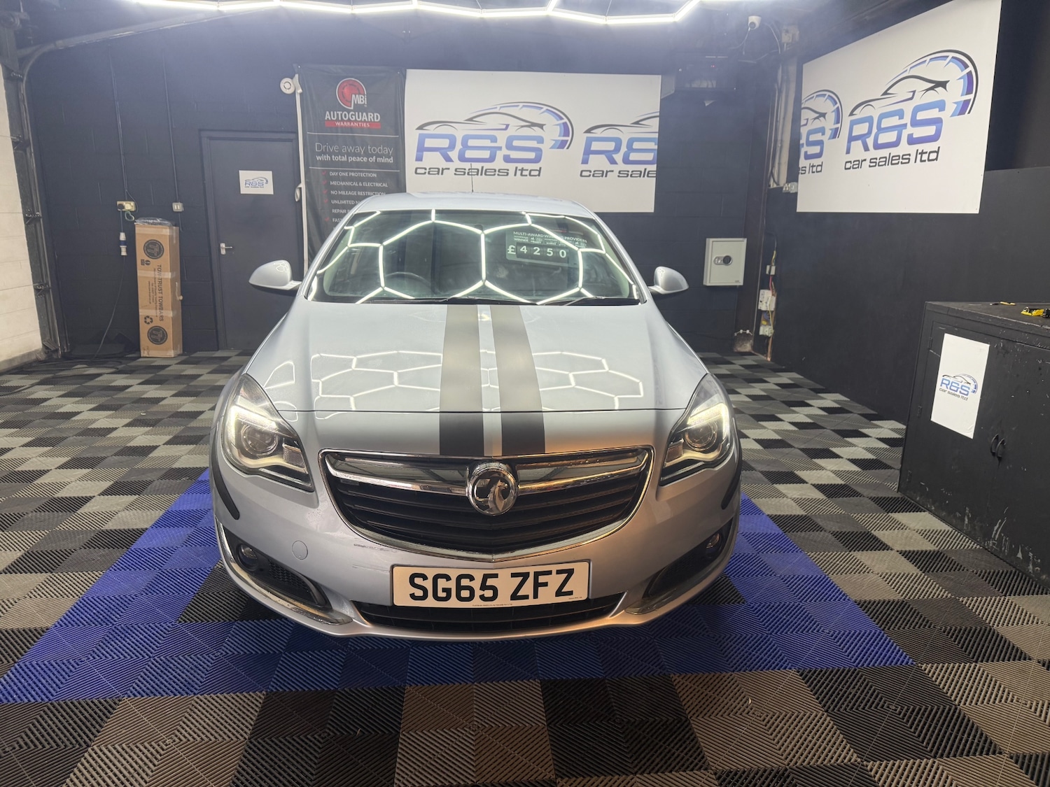 Used Vauxhall Insignia 2015 for sale - 77844775: Photo 4