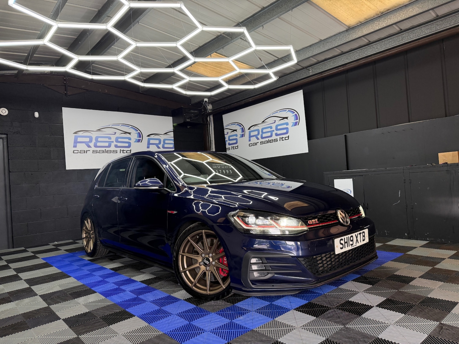 Used Volkswagen Golf 2019 for sale - 76945857: Photo 1