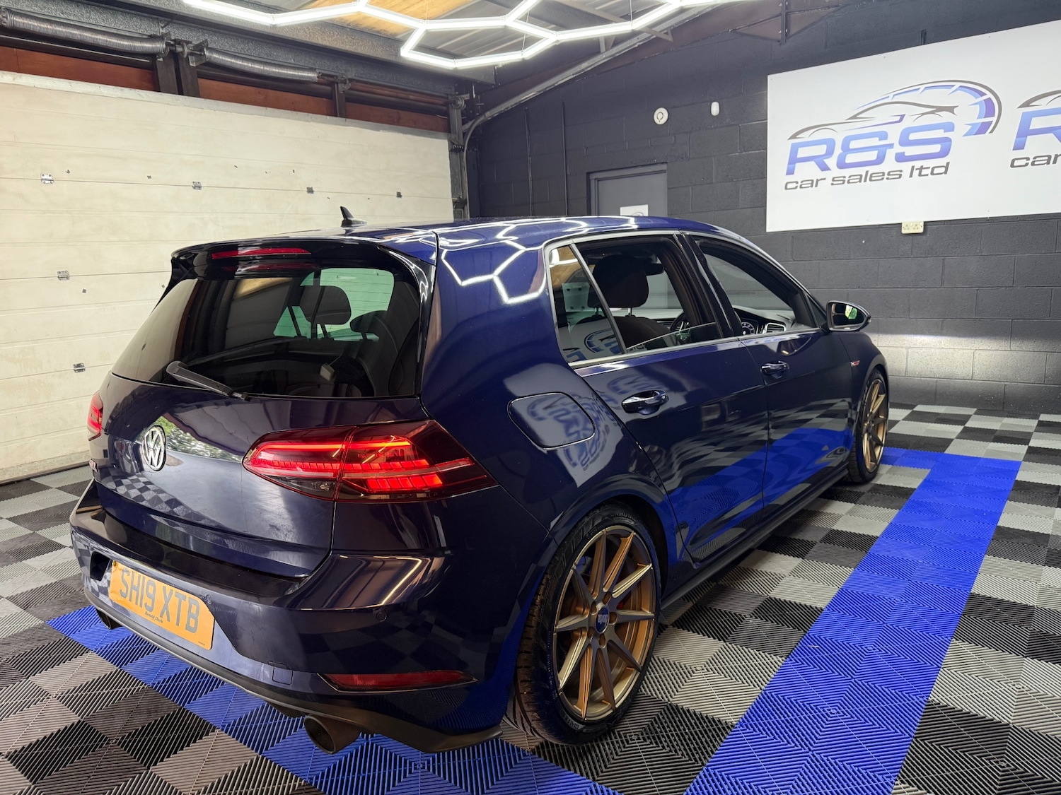 Used Volkswagen Golf 2019 for sale - 76945857: Photo 19