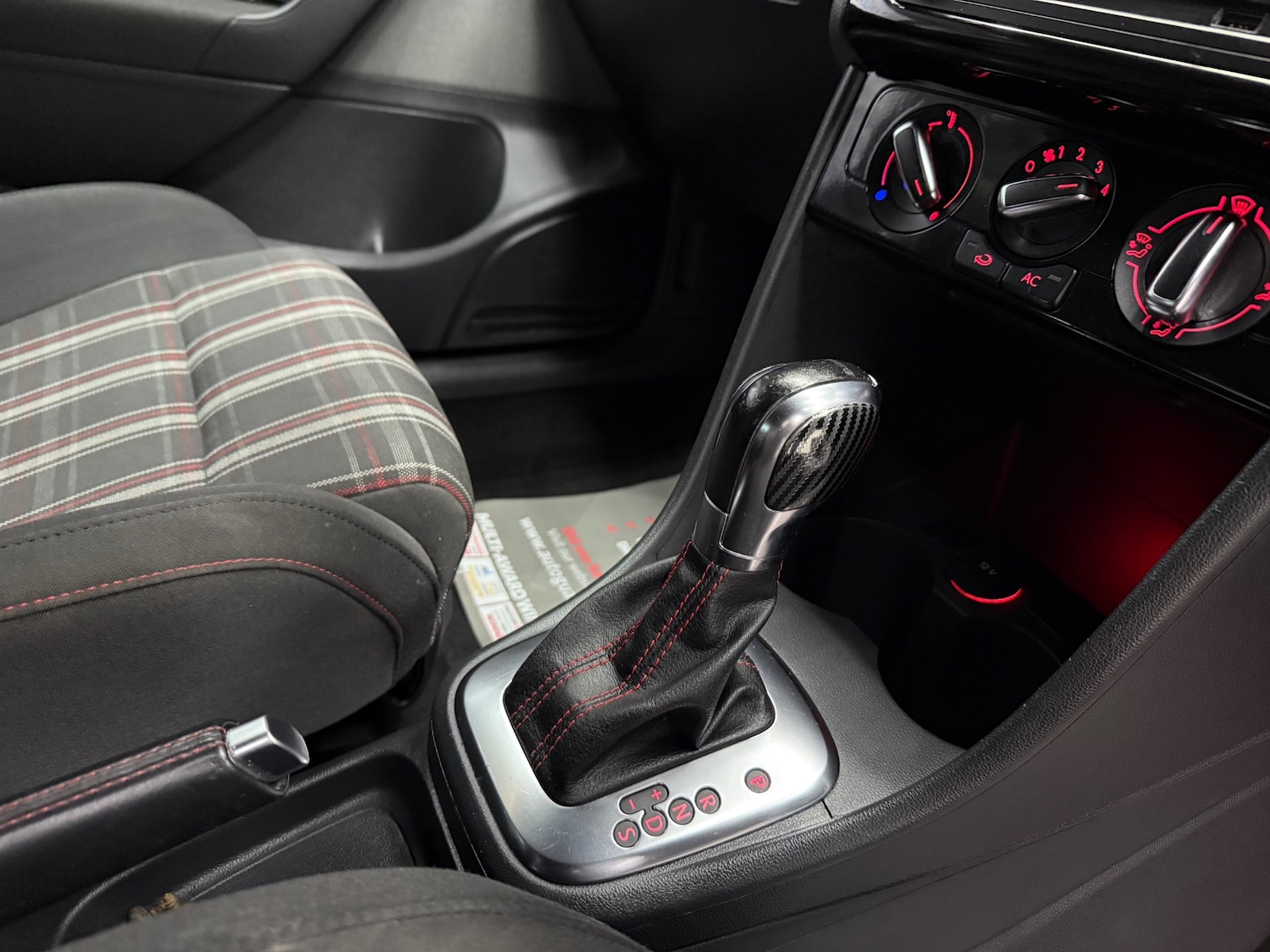 Used Volkswagen Polo 2012 for sale - 77070031: Photo 12