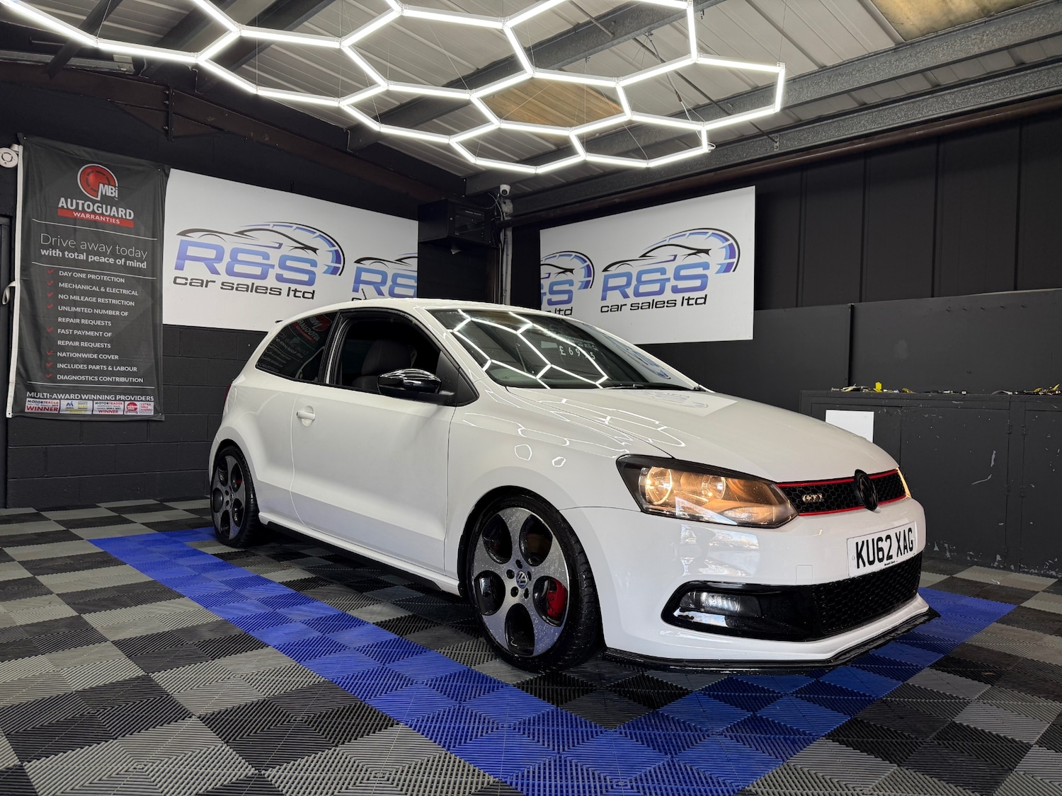 Used Volkswagen Polo 2012 for sale - 77070031: Photo 2